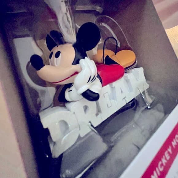 ✨ Hallmark Ornament Disney Mickey Mouse Dream NWT ✨ - Picture 4 of 9